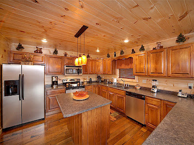 Beautiful Kitchen Cabinets and Ceiling by Using Wood Beautiful Kitchen Cabinets and Ceiling by Using Wood
