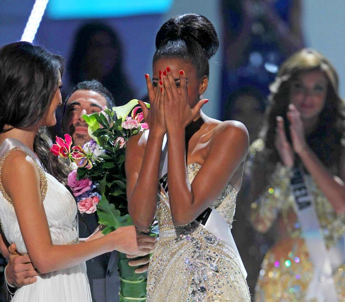 Leila Lopes : Winning Moment miss universe 2011,miss universe 2011 winner