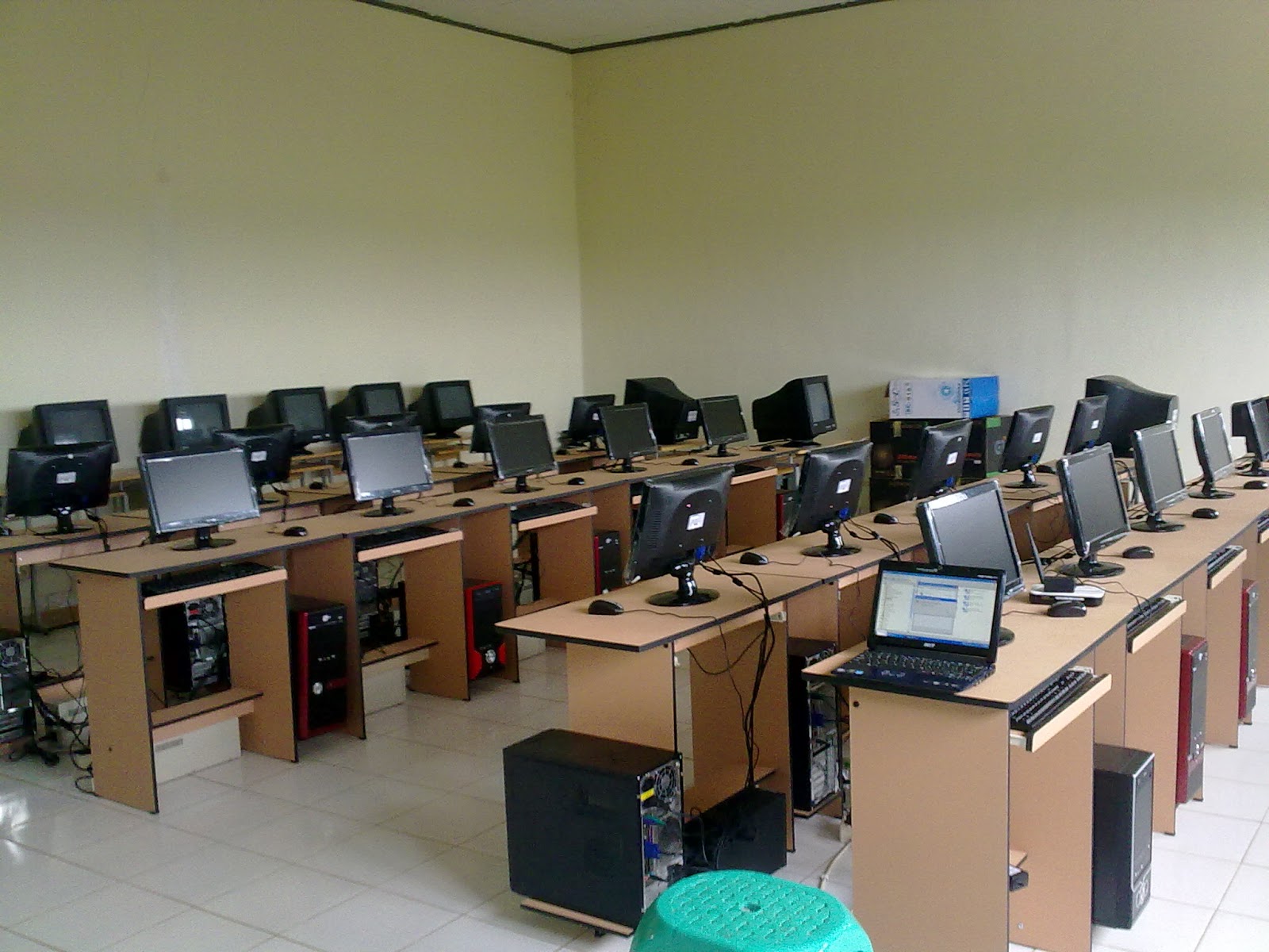 Lab. Komputer dan Multimedia SMAN 13 KABUPATEN TANGERANG