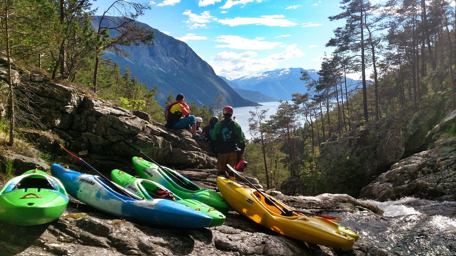 Aquabatics Calgary Kayak Stacker stackup review