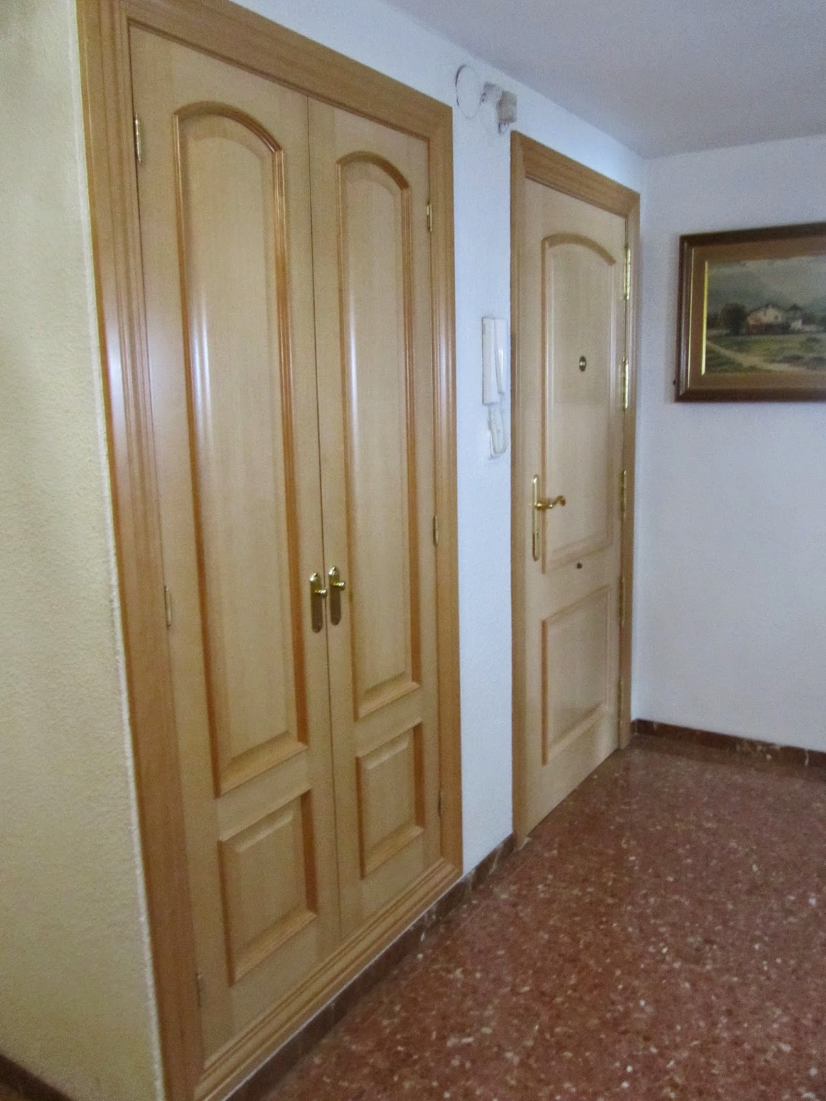 Puertas Lozano: REFORMA PUERTAS DE INTERIOR, PUERTA BLINDADA Y ARMARIOS