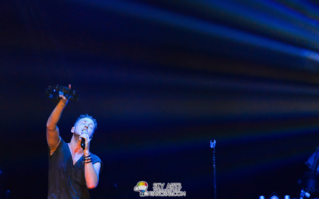"Reach to the sky" - OneRepublic Native Live in Malaysia 2013 