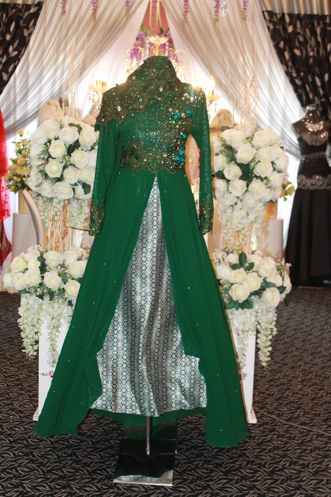 CHICHI MELAKA WITH GEE CANTIK BRIDAL HOUSE: BAJU NIKAH ATAU SANDING