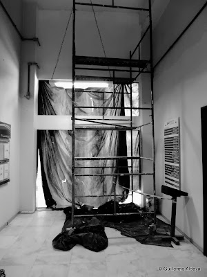 Under construction - No. 6, by Guillermo Aldaya / PhotoConversa