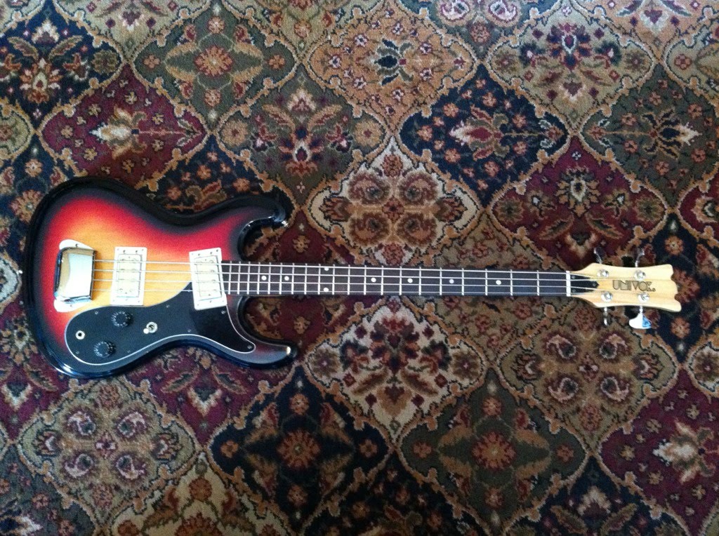 Craigslist Vintage Guitar Hunt Univox HiFlier bass in LA area for 250