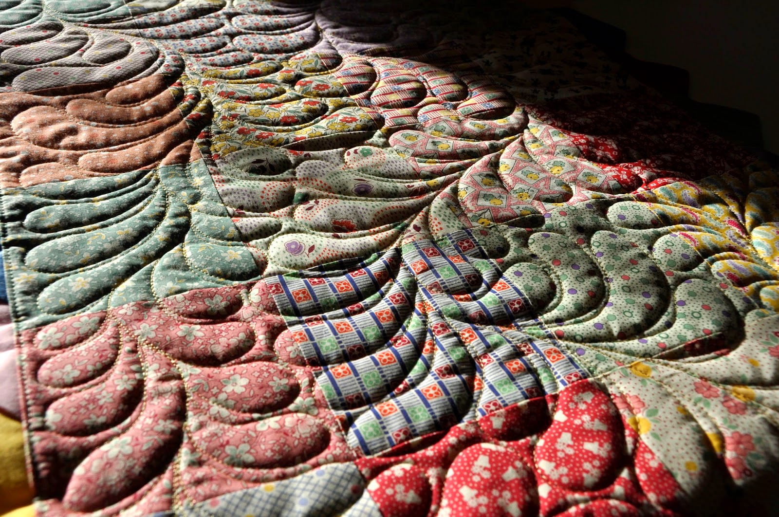 LuAnn Kessi Machine Quilting….Table Runners