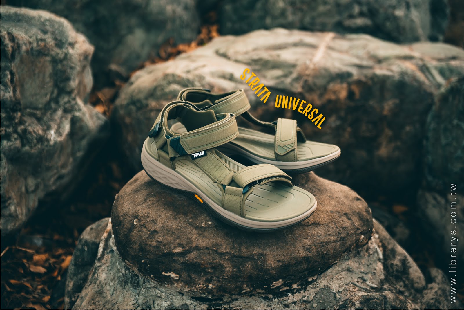 teva strata universal sandals