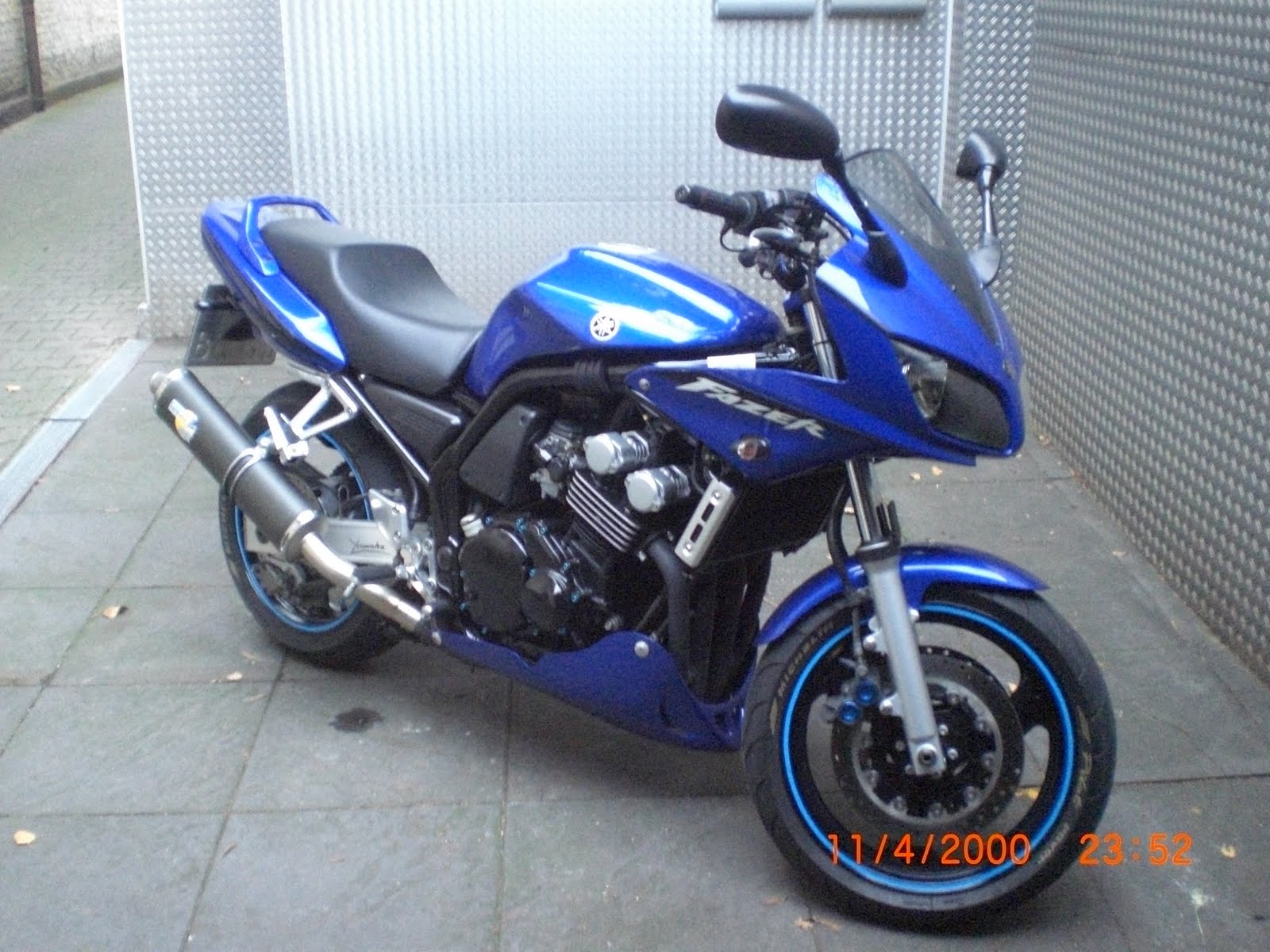 http://4.bp.blogspot.com/-Q__i37oI220/TcaMqSlGm2I/AAAAAAAACgY/jA1To57dPLw/s1600/yamaha+FZS+600+%252821%2529.jpg