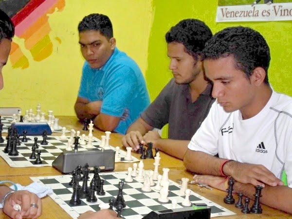 HIRAN PÉREZ LIDERA CHEQUEO DE AJEDREZ. HIRAN PÉREZ LIDERA CHEQUEO DE AJEDREZ.