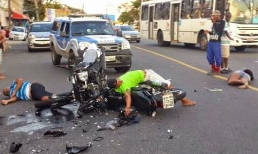 Resultado de imagem para fotos de acidentes com moto em salvador
