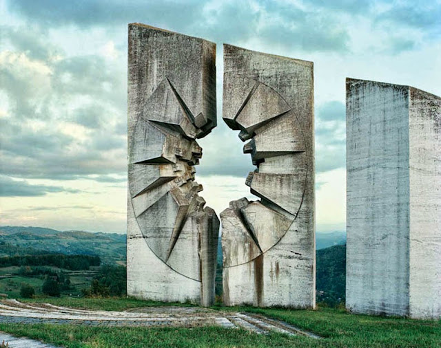 Monumentos olvidados de la ex Yugoslavia