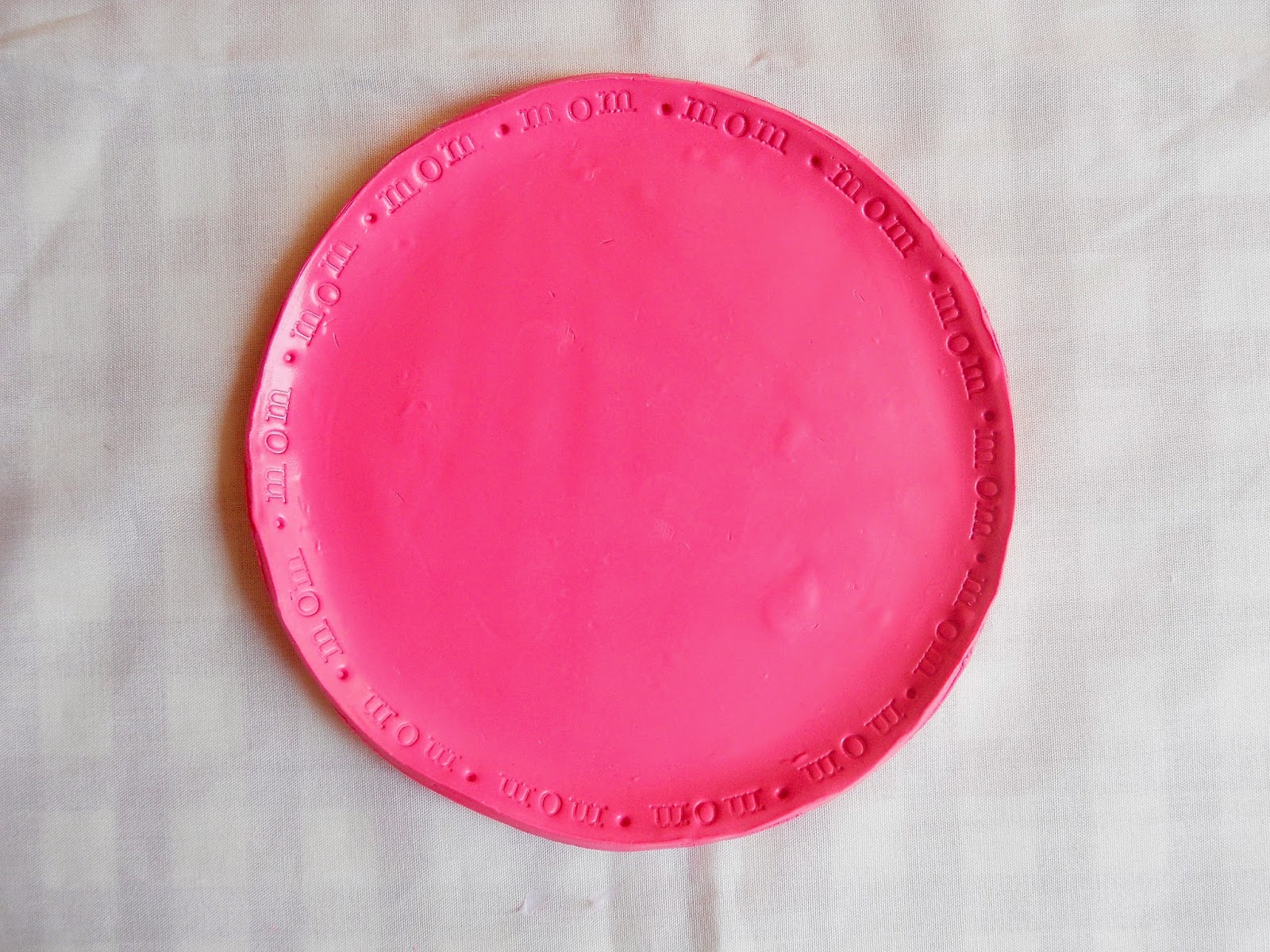 Running With A Glue Gun Mother's Day Clay Tray DIY With Treat