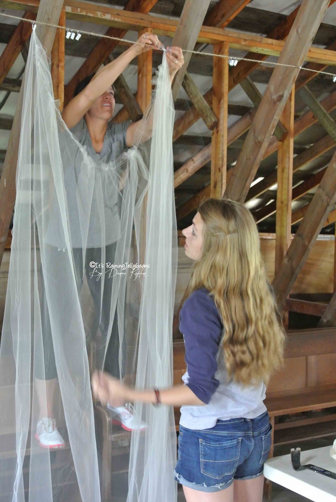 It's Raining JellyBeans Wedding Tulle Wall Tutorial