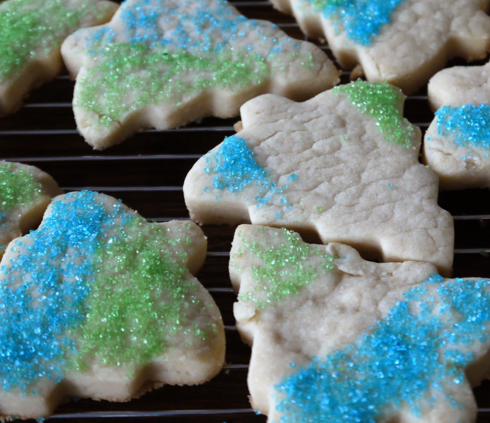 Red and green christmas shortbread Sense and Simplicity: Christmas Cookie Week - Shortbread Cookies