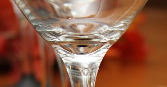 * Happyroost*: Chalkboard Paint & Wine Glasses