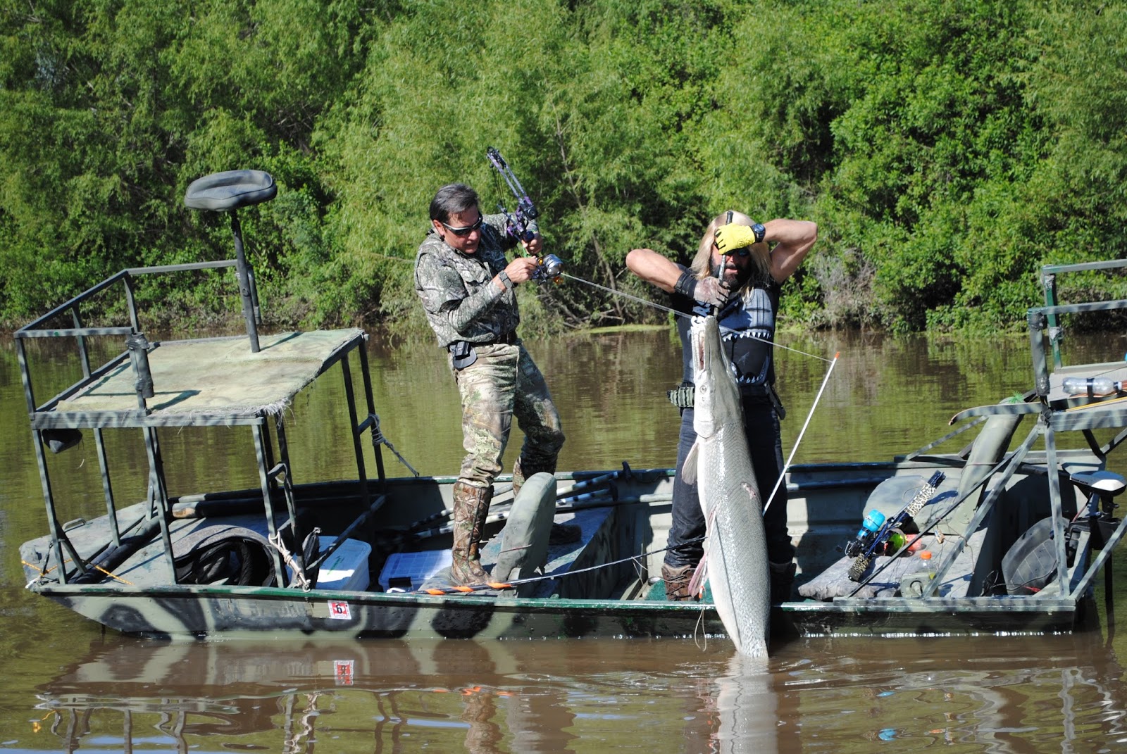 The WOOA Reports BowHunting Alligator Gar