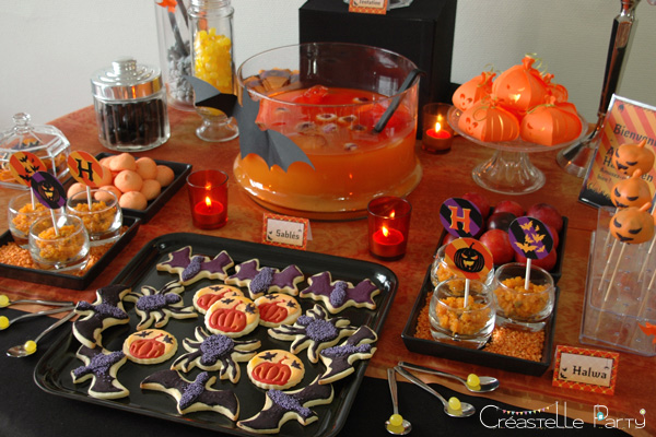 halloween sweet table