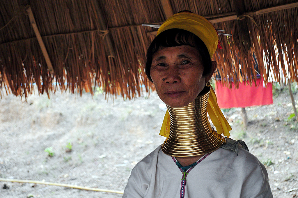 The "Giraffe" Women of Kayan Tribe The Life in The World