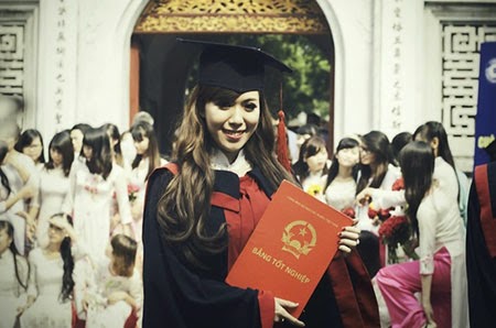 Mai Thỏ tinh nghịch trong ngày tốt nghiệp 21