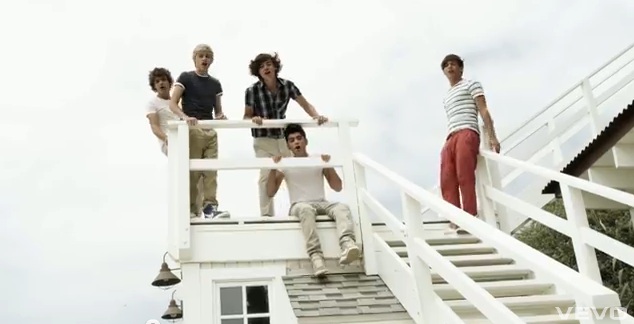 One Direction - What Makes You Beautiful