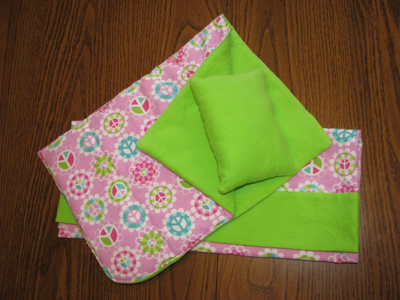 Sleeping Bag Stuffing. Sleep Touch Shredded Memory Foam, Made in USA, 10 LBS Refill, Bean Bag