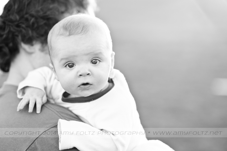 black and white photo of baby and daddy - Terre Haute photographer