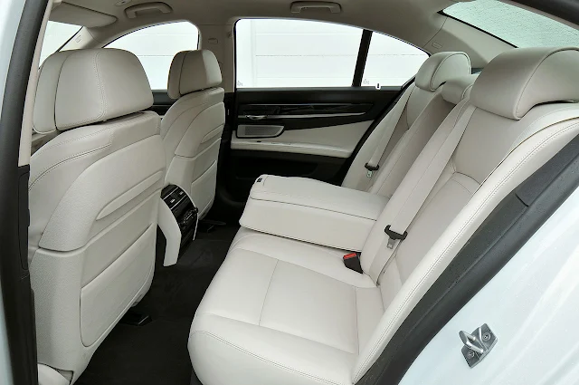 The new BMW 7 Series interior back