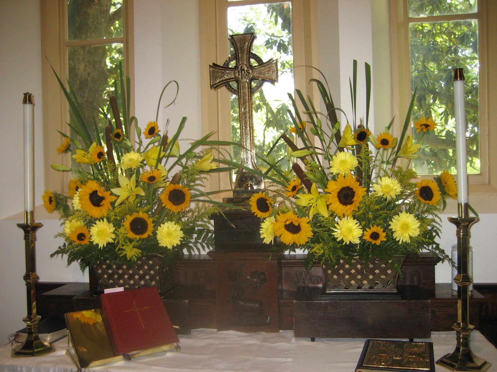 The Chapel of the Cross Flower Guild Trinity Sunday, June 19, 2011