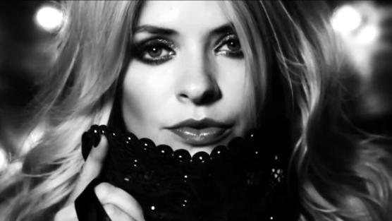 Cute Pics Gallery: holly willoughby wallpaper