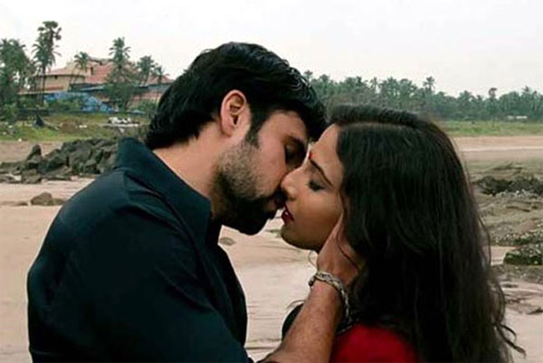 Vidya Balan Hot Kiss