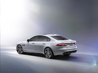 2016-Jaguar-XF-26.jpg