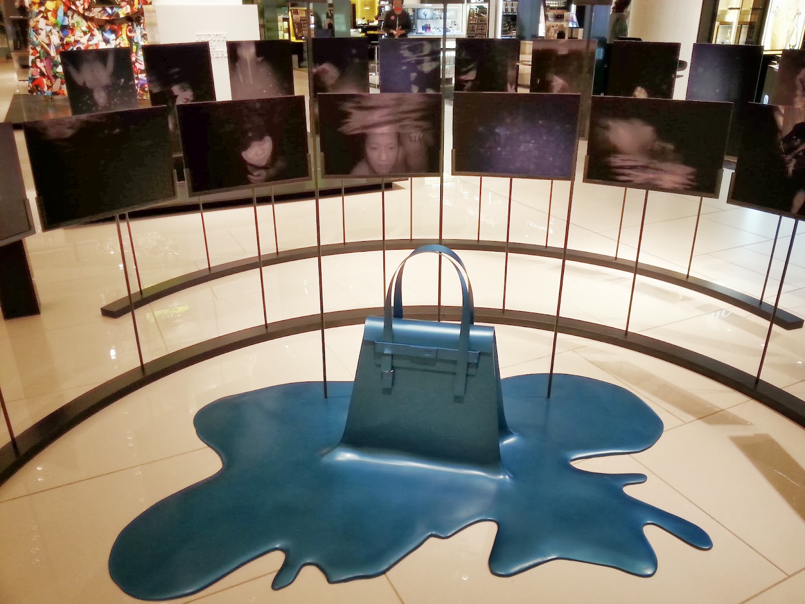 Madame Rêve Paris Le Printemps du Louvre. Exposition "Pop The Bag, le