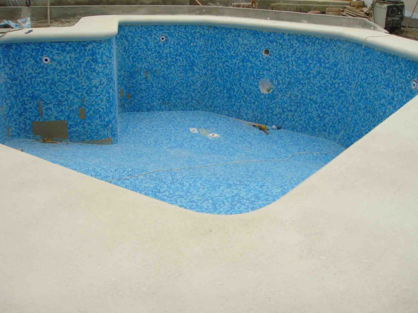 Borde de Piscina con Spray Deck