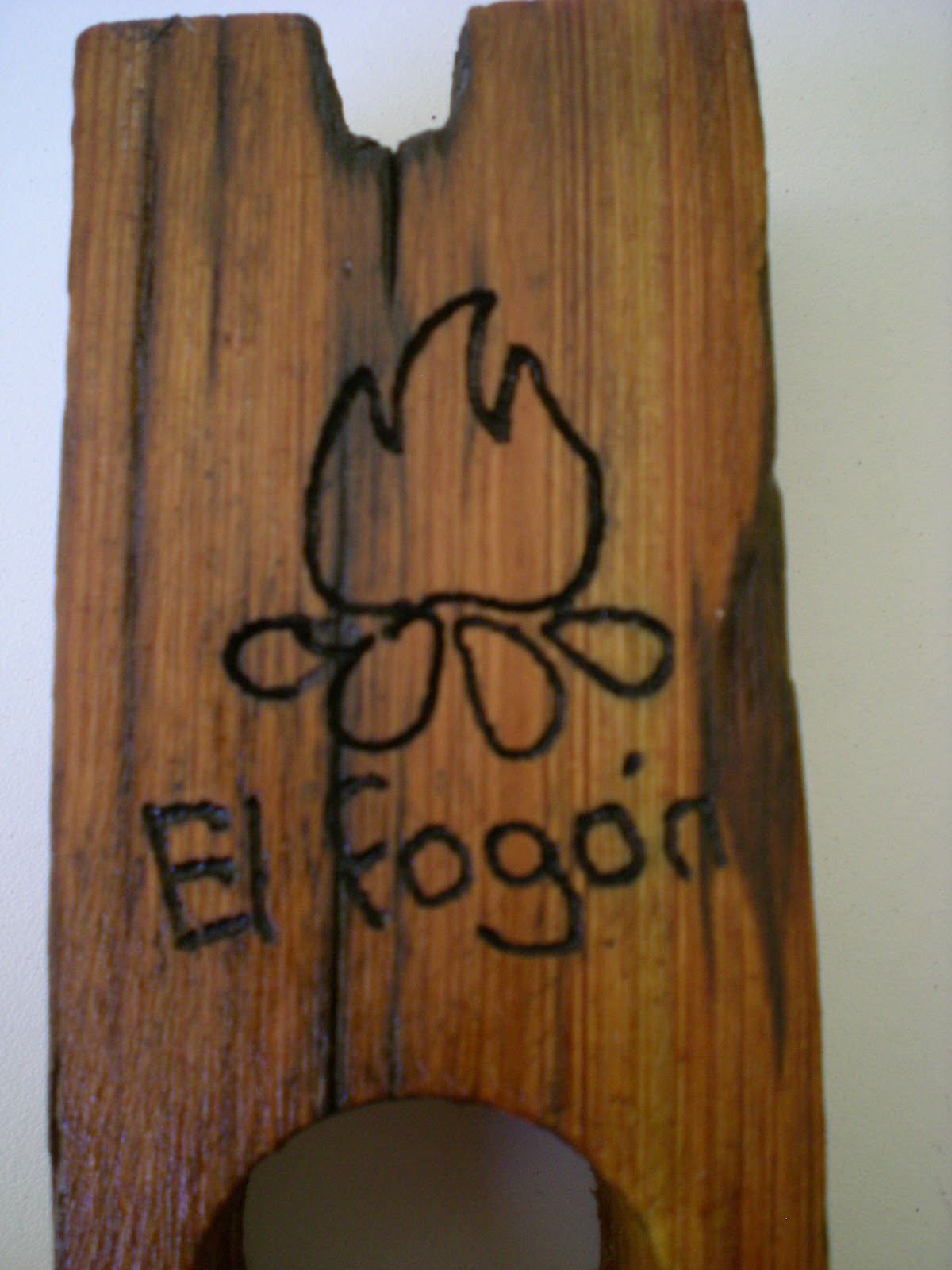 El Fogón - Artesanías en madera rústica y hierro- Uruguay - Flores: 057