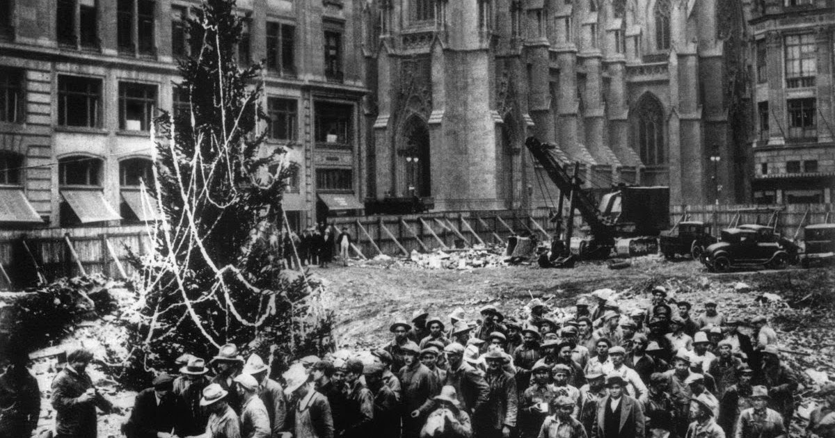 The FirstEver Christmas Tree at Rockefeller Center, New York in 1931