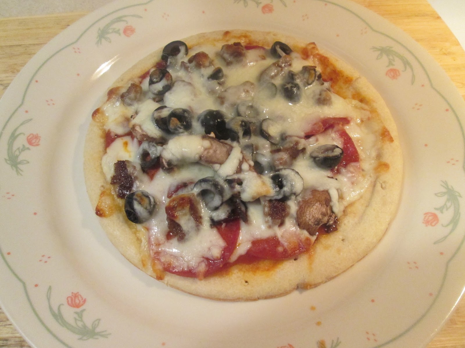 Diab2Cook 7" Whole Wheat Gourmet Crust Pizza w/ Mushrooms, Turkey Sausage, Turkey Pepperoni...