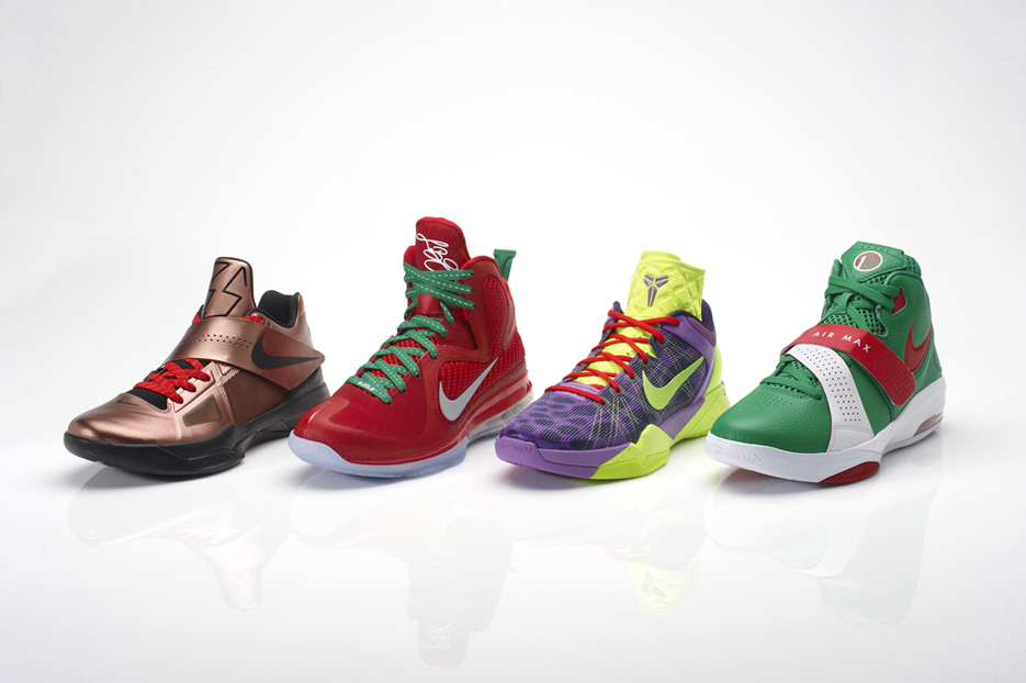 SNKROLOGY A SOFT SPOT Nike Basketball Christmas shoes 2011