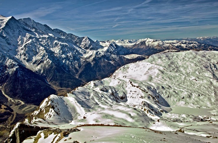 1. Chamonix Mont Blanc, France - Top 10 Ski Villages for a Winter Holiday 1. Chamonix Mont Blanc, France - Top 10 Ski Villages for a Winter Holiday