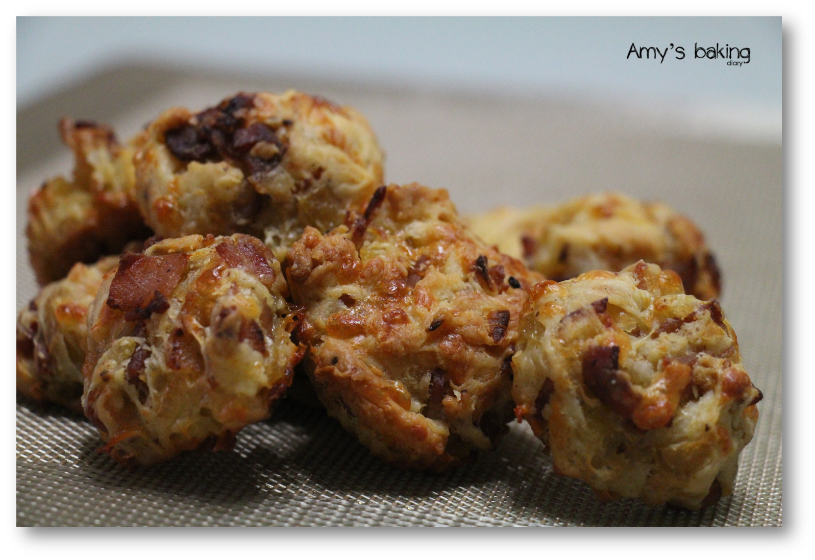 Amy Baking Diary Bacon Onion Cheddar Biscuits (Ree Drummond, The