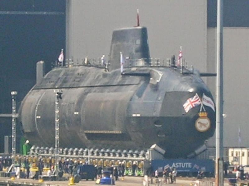 Fuerzas Armadas del Reino Unido  HMS+Astute+SSN+11.06.2007