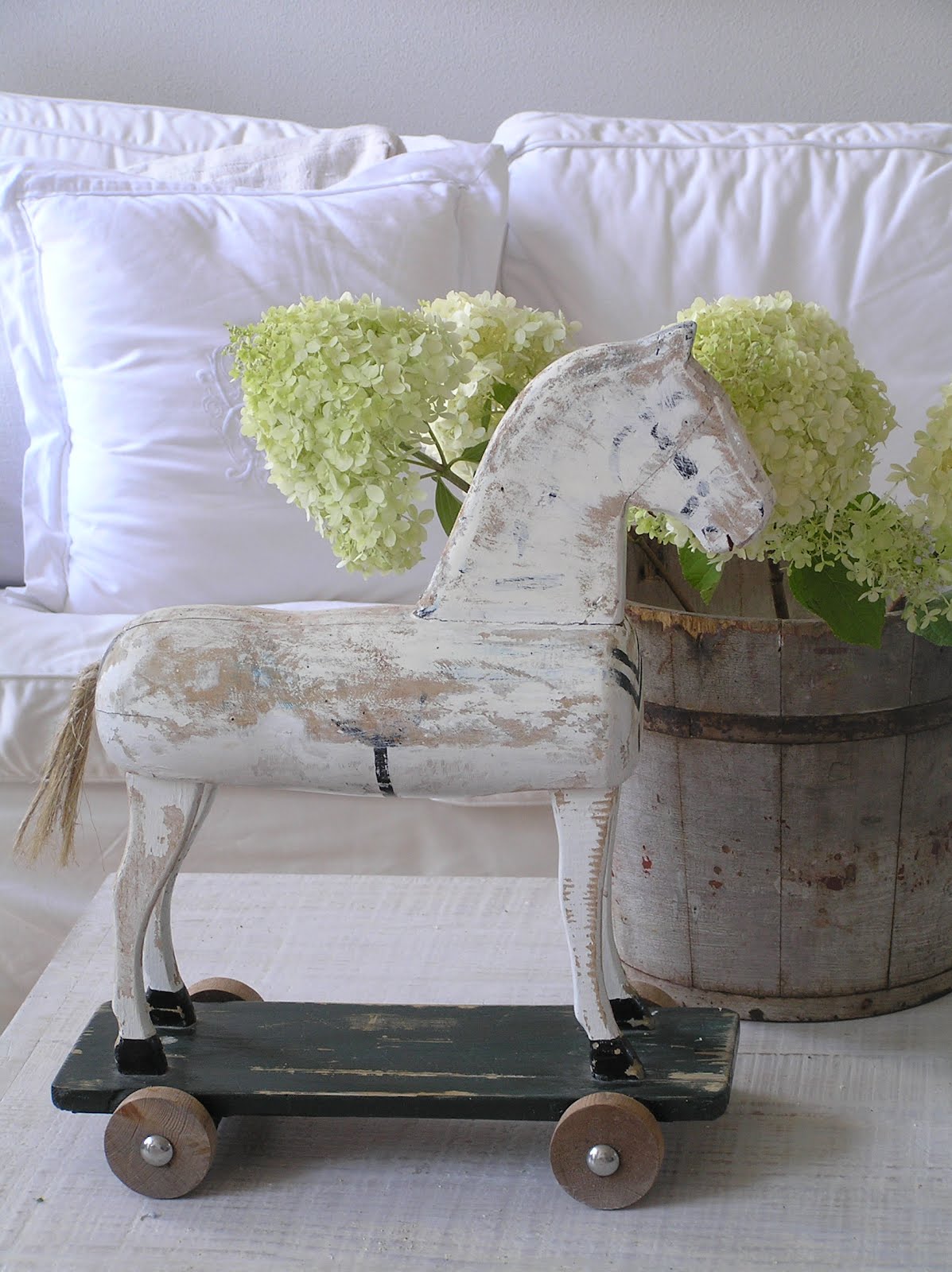 Pastels and Whites Antieke paarden Antique horses Pastels and Whites Antieke paarden Antique horses