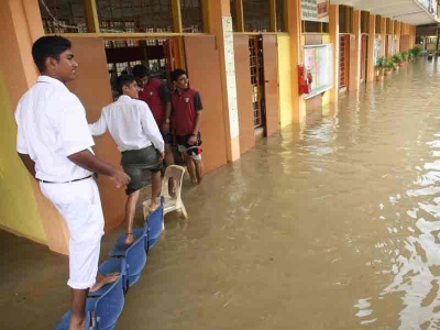 Banjir di sekolah kat Klang