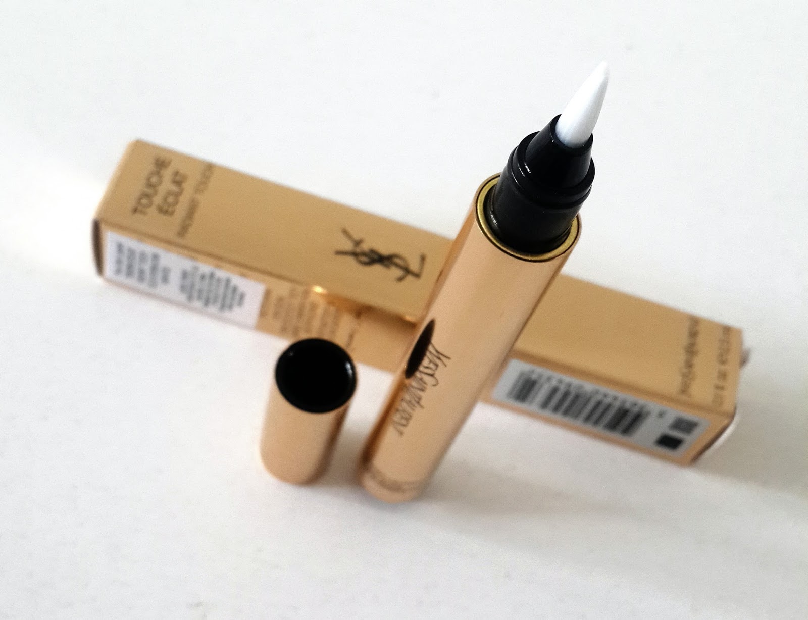 yves saint laurent touche eclat inceleme goz alti aydinlaticisi alisveris makyaj moda bakim tatil kozmetik makeup trend stil aksesuar giyim tarz seyehat erkek kadin yasam makyaj sirlari