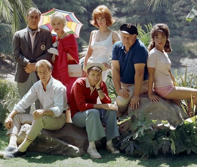 MIKE&TRICIA'S HOLLYWOOD DIRT REPORT