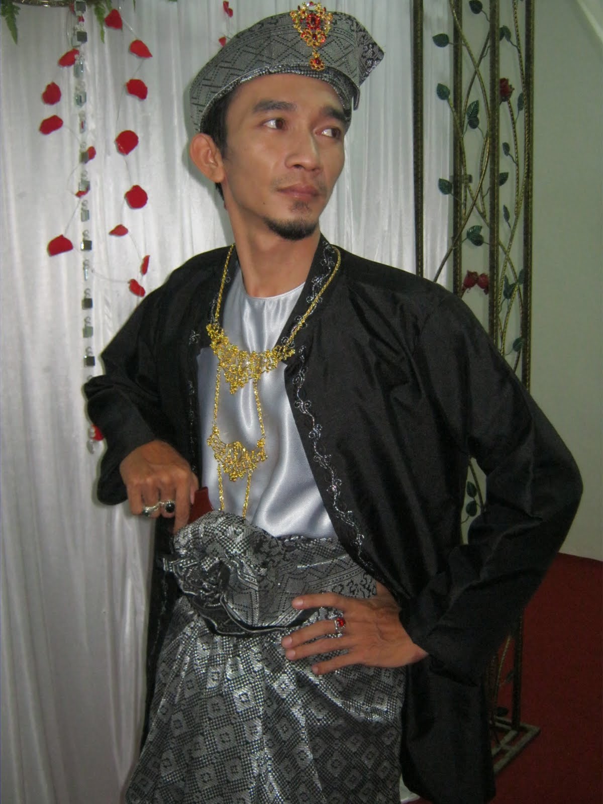 ParaMunajat: BAJU PAHLAWAN SHANTUNG UTK DI SEWA