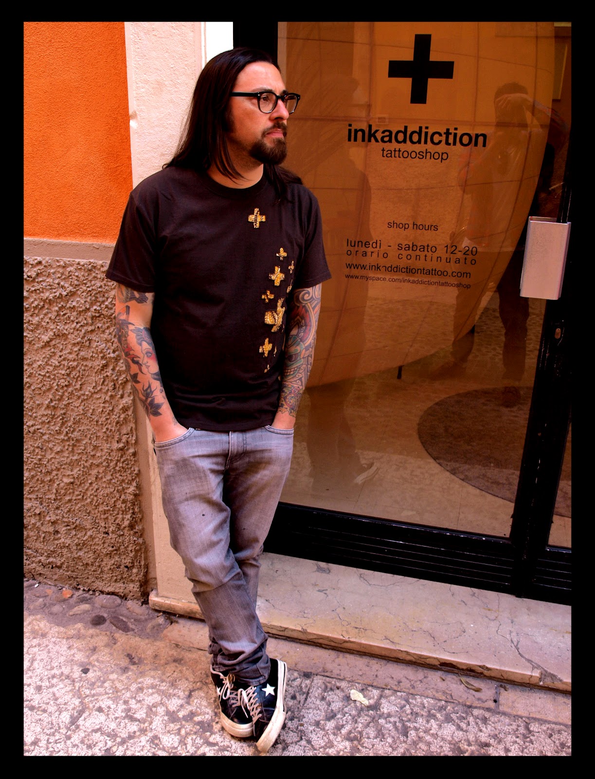 WEEKO BeppeInk Addiction Tattoo Shop con WEEKO modello Tobb