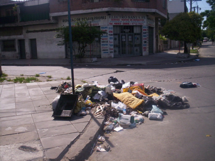 Limpieza Publica España Madrid No botar basura Recicla Cuida Tierra Peru ShurKonrad 2