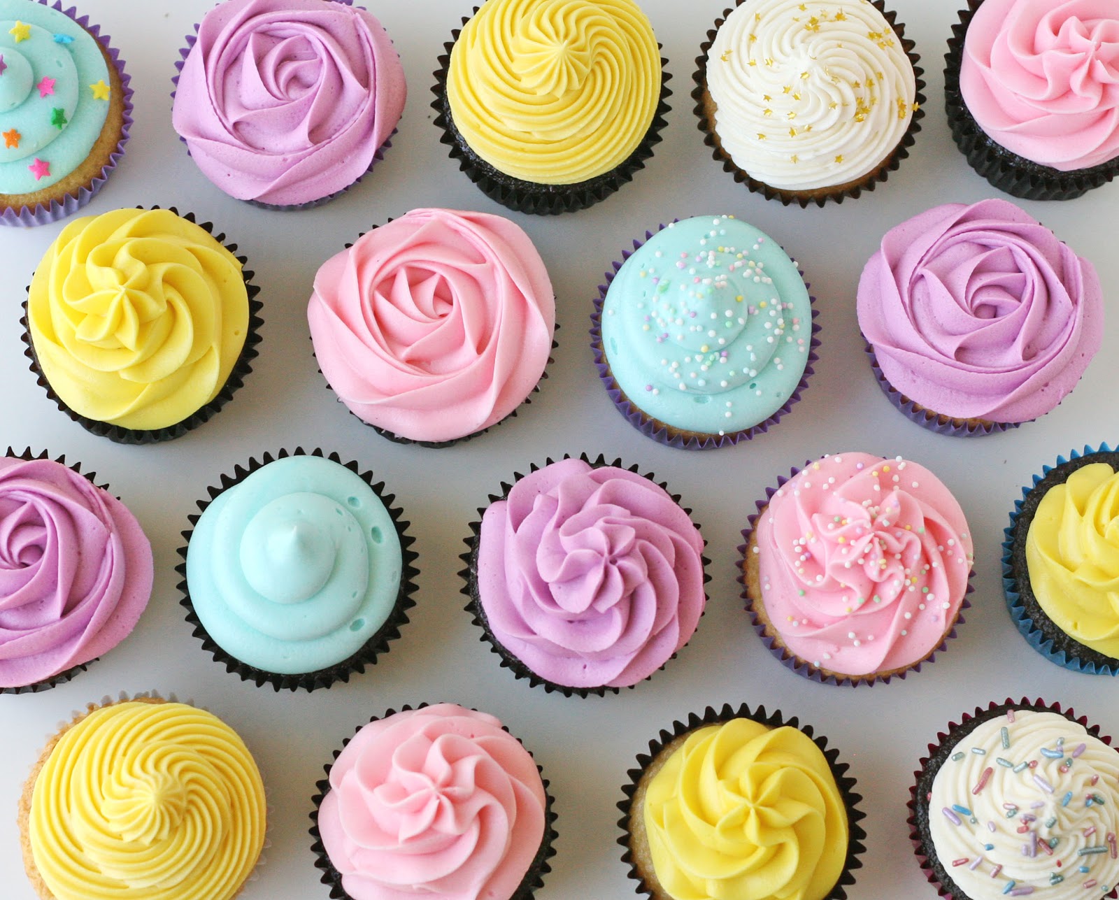 Cupcake Decorating Tips with Video  Cupcake decorating tips, Desserts,  Cupcake cakes