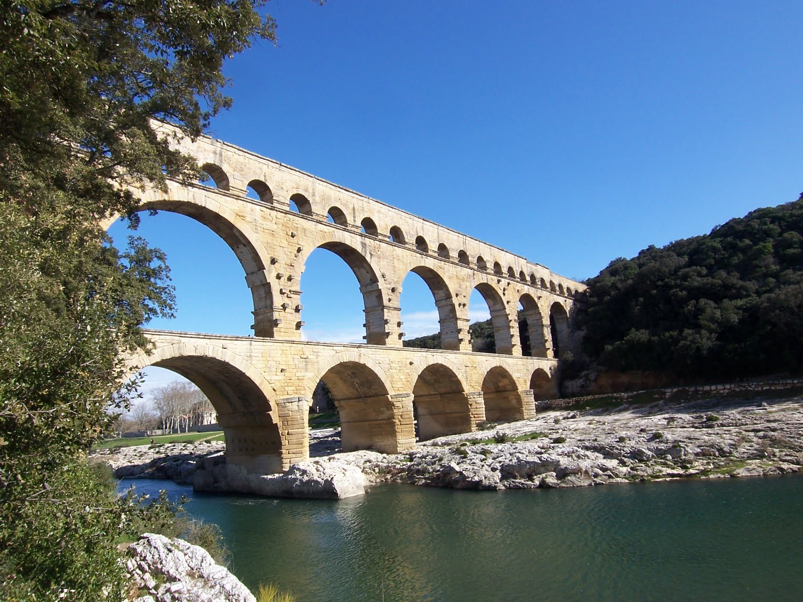 A Year in Europe Aquaducks...oh, ducts.