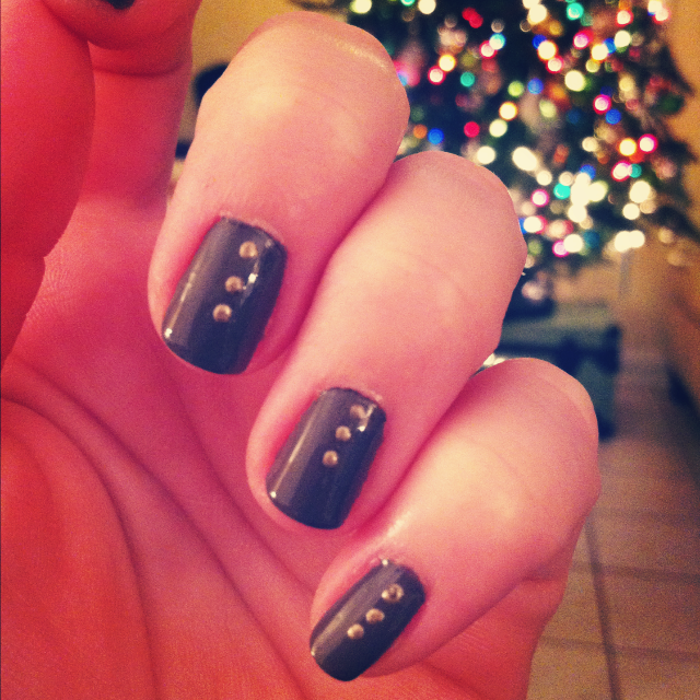 constantly lovestruck easy holiday manicure